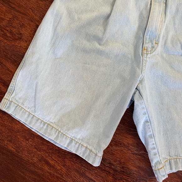 Vintage 90s Mom Shorts Light Wash - Picture 6 of 9